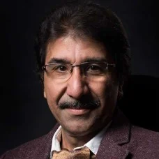 ياسر منجي