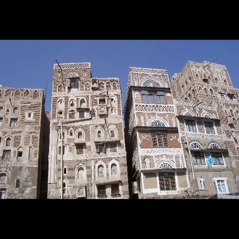 مشهد من الأبنية القديمة في مدينة صنعاء في اليمن